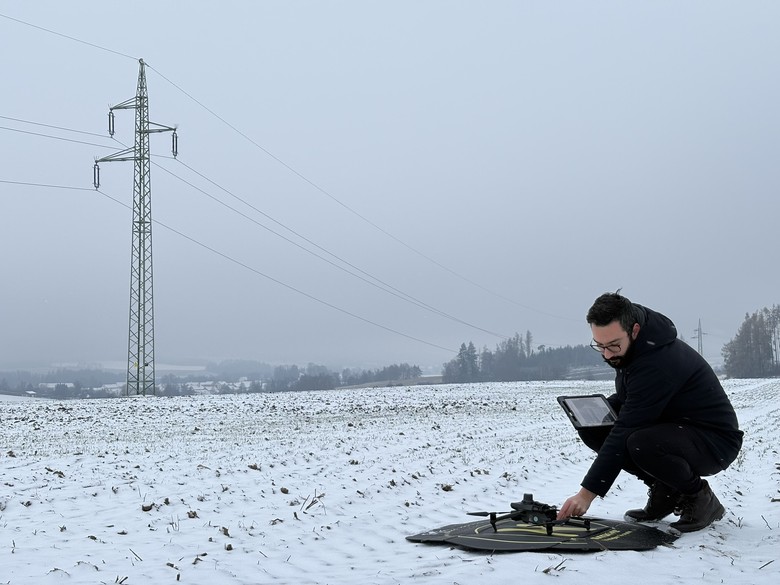 Drony pomohou technikům EG.D odhalovat závady na VVN. Bude to efektivnější, bezpečnější a budou se šetřit náklady.
