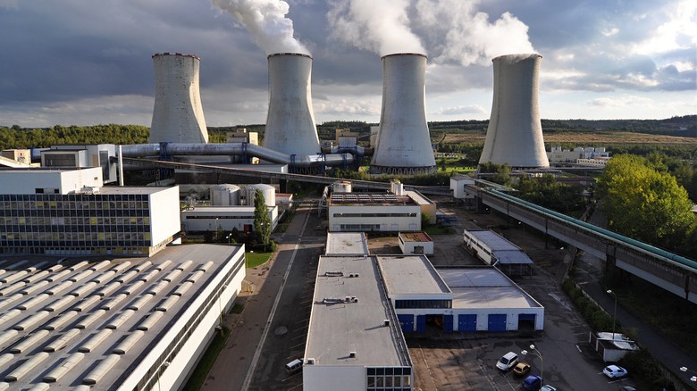 Chladicí věže. Elektrárna Chvaletice. Zdroj: Sev.en Česká energie a.s. Autor: Martin Vonka