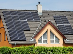 Smart výkup elektřiny z fotovoltaiky od Delta Green zohledňuje i opotřebení baterie