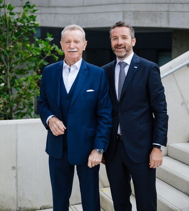 Zakladatel firmy Vclav Vodrka a jeho syn Jan, majitel SSI Group